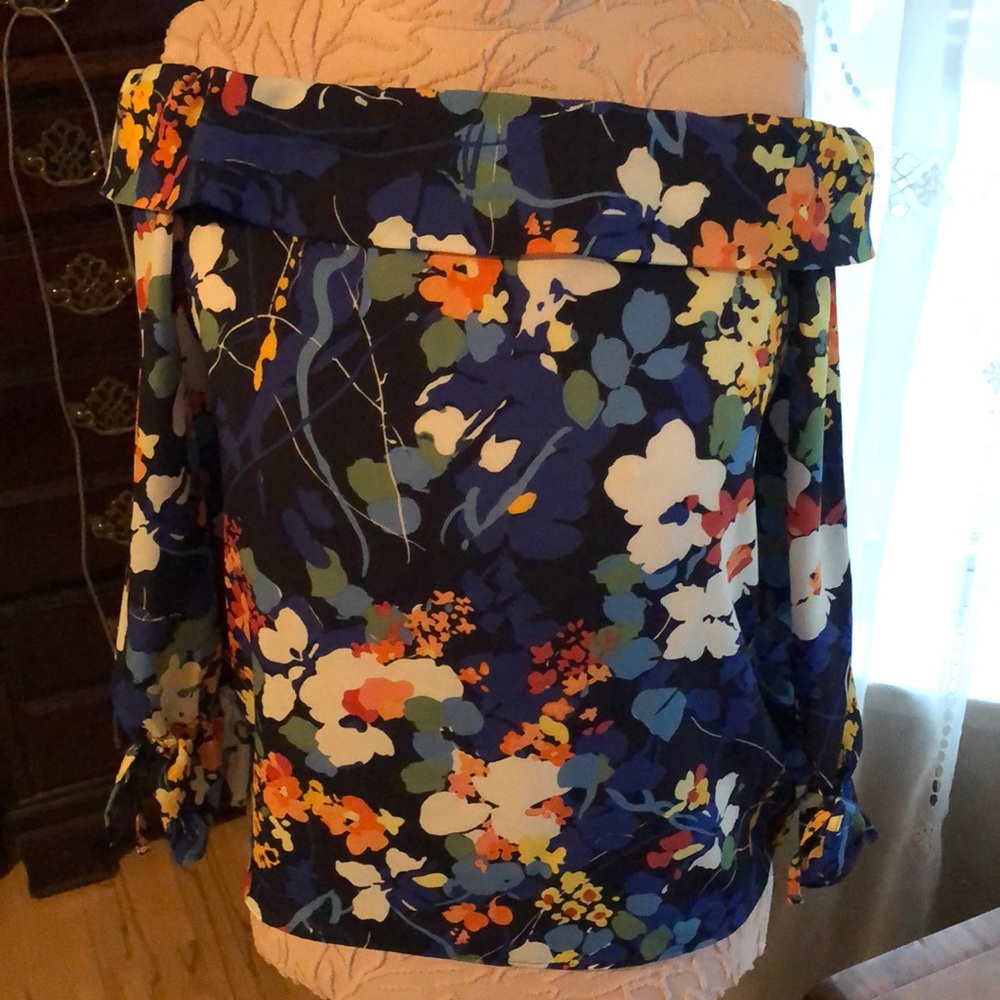 Printed off-shoulder blouse